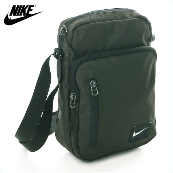 NIKE / ナイキショルダーバッグ/斜めがけバッグ【コア スモール